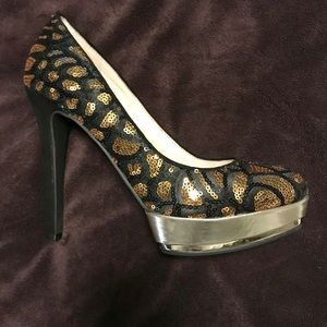 VINCE CAMUTO ‘Dacoma’ sequined platform heels